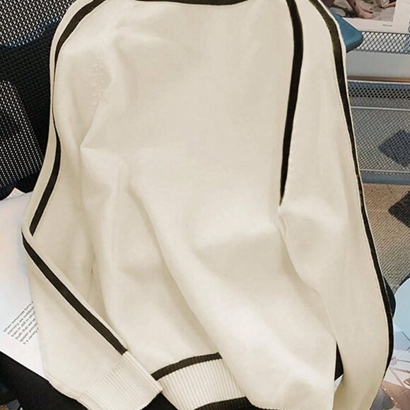 Black And White Casual Women's Contrast Color Knitted Loose Crew Neck Sweater - Picture 3 of 3